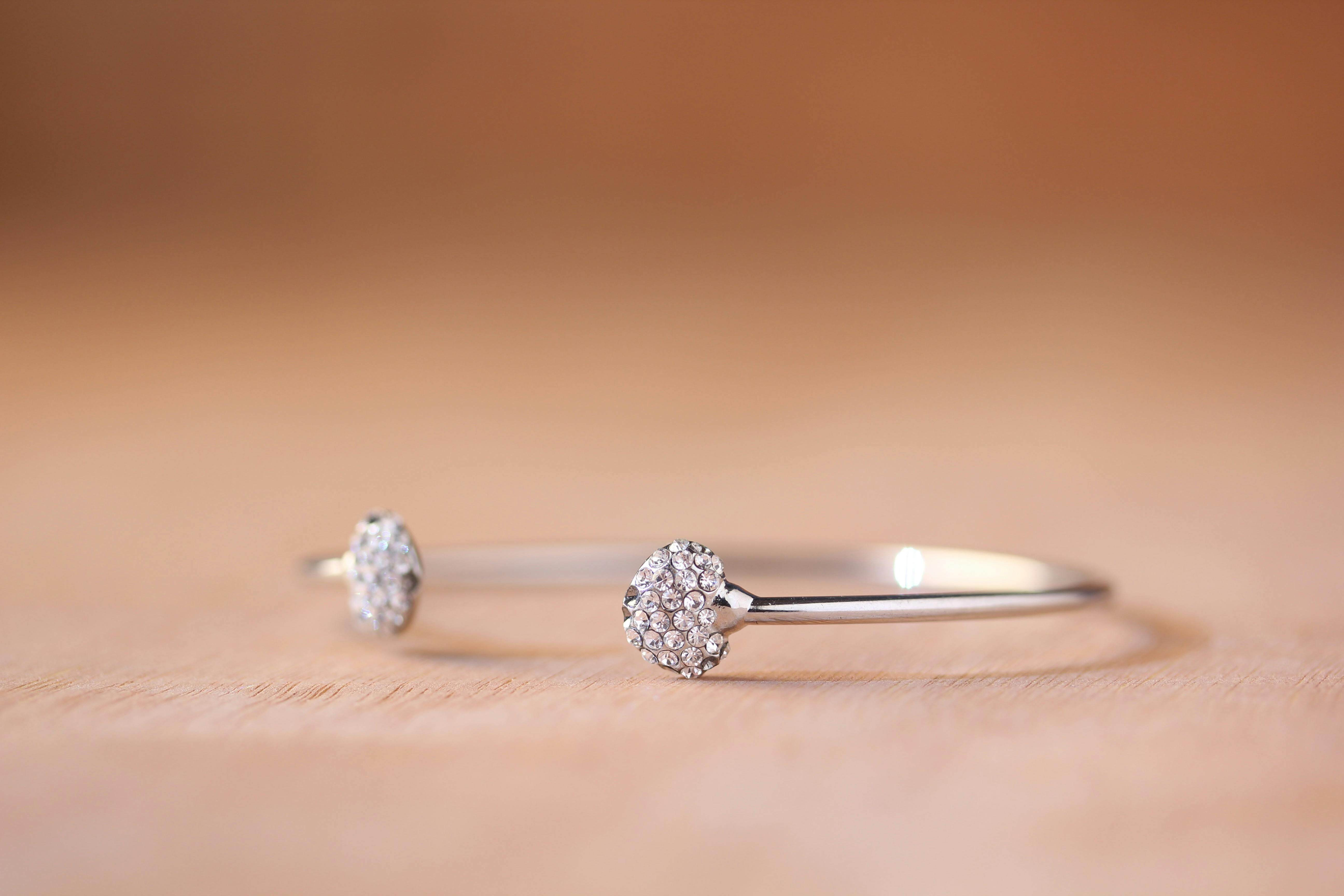 Exquisite detail in high-resolution jewelry product images, capturing the elegance and quality of each piece.